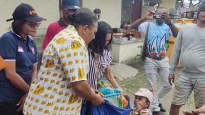 Pemkab Jayapura Salurkan Bantuan Sembako Untuk Korban Kebakaran Sentani
