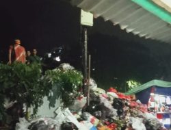 Sudin LH Jakbar Angkat Gunungan Sampah di Tambora