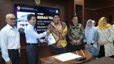 Bupati Bintan Serahkan LKPD 2022 ke BPK