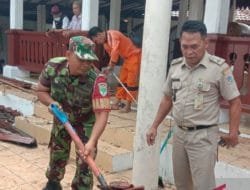 Pemkot Jakut Bersihkan Puing Masjid Si Pitung