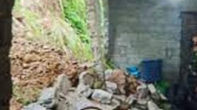 Rumah Warga di Kecamatan Dongko Trenggalek Diterjang Longsor