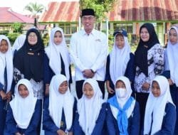 Wabup Rejang Lebong Kukuhkan Pengurus PMR SMPN 4