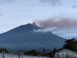Gunung Kerinci Meletus Dengan Durasi Satu Jam Lebih