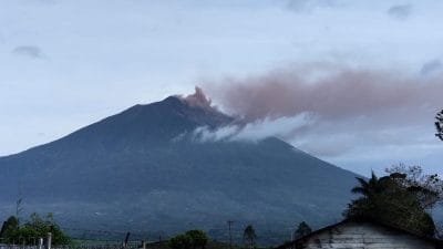 Gunung Kerinci Meletus Dengan Durasi Satu Jam Lebih