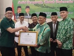 Gema MA Anugerahkan Penghargaan kepada Pendiri Mathla’ul Anwar