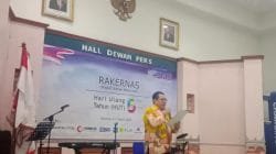 Ketua Umum Serikat Media Siber Indonesia (SMSI) Pusat, Firdaus, saat membacakan hasil Rakernas SMSI di Hall Dewan Pers Jakarta, Selasa (7/3/2023) Foto: Istimewa