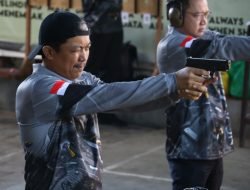 Anggiat Pimpin Latihan Menembak Satgas Penegakkan Hukum Keimigrasian