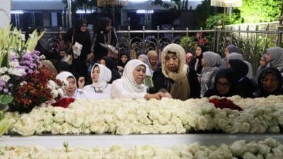 Gubernur Jatim, Khofifah Indar Parawansa saat Haul Sunan Agung Ampel di Surabaya, Jumat (10/3/2023). Foto:Dok.Diskominfo Jatim
