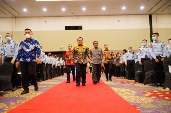 Kemenkumham RI, Komjen Pol. Andap Budhi Revianto, saat Rakor peranan Kanwil Kemenkumham RI dalam wilayah kerja Balai Harta Peninggalan Makassar di Hotel Claro Makassar, Kamis (2/3/2023