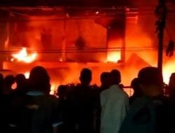 Innalillahi, Kebakaran Dahsyat Landa Kedoya Utara