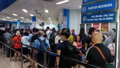 Imigrasi Sigap Tangani Lonjakan Penumpang di Pelabuhan Batam Center