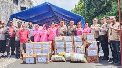 Kapolsek Pademangan Berikan Bantuan untuk Warga Terdampak Kebakaran di Ampera Besar