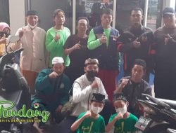Sanggar Sin Lam Ba Batavia Bersama KSKC Bagikan Takjil di Cempaka Mas