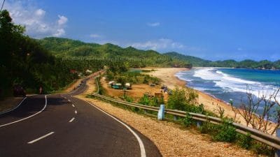 Kemudahan Wisatawan Melalui JLS Berpotensi Menambah Perekonomian Masyarakat