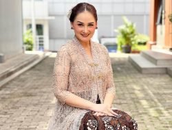 Sambut Lebaran Mona Ratuliu Sudah Siapkan Baju Lebaran Keluarga dan THR