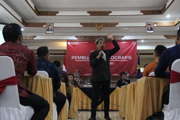 Kakanwil Kemenkumham Bali, Anggiat Napitupulu, saat menjadi narasumber pada kegiatan penguatan pembuatan infografis, Selasa (23/5/2023). Foto:Dok.Kemenkumham Bali