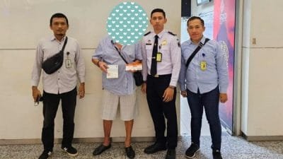 MB (72) bule asal Australia dideportasi Kantor Imigrasi Kelas I Khusus TPI Ngurah Rai pada Kamis (18/5/2023). Foto:Dok.Imigrasi Ngurah Rai