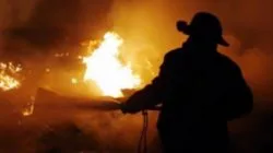 Gudang tripleks terbakar di Klender, Duren Sawit Jakarta Timur. Kebakaran Tamansari