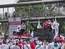 TransJakarta Berlakukan Penyesuaian Rute Akibat Aksi di Patung Kuda