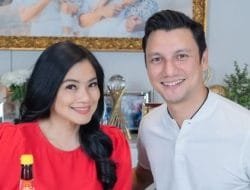 Christian Sugiono Tebar Senyuman Saat Ditanya Isu Perselingkuhan