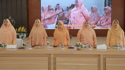 Dharma Wanita Persatuan (DWP) Kabupaten Asahan menggelar Rapat Koordinasi (Rakor) DWP Kabupaten Asahan Bulan Juni 2023 di Pendopo Rumah Dinas Bupati, Selasa (13/6/2023).