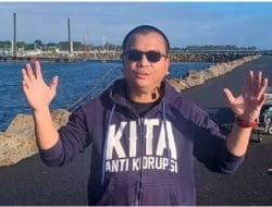 Layangkan Surat Terbuka ke DPR, Denny Indrayana Dorong Hak Angket Lengserkan Jokowi