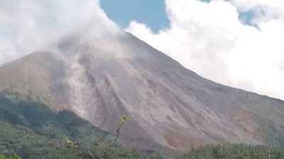 Badan Geologi: Letusan efusif Gunung Karangetang Masih Tinggi