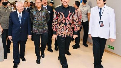 Presiden Joko Widodo (Jokowi) meresmikan pembangunan Rumah Sakit Tzu Chi Hospital di kawasan Pantai Indah Kapuk, Jakarta, Rabu (14/6/2023).