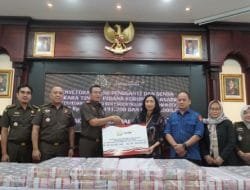 Kejari Jaktim Setor Uang Pengganti Terpidana Edward Seky Soeryadjaya ke Bank Mandiri