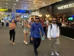 Rudenim Denpasar Deportasi Bule Amerika Serikat yang Nekat Rusak Mobil Polisi