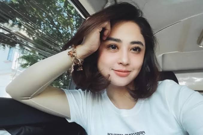 Dewi Perssik