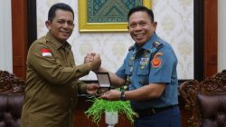 Gubernur Kepri H. Ansar Ahmad S.E., M.M., menerima kunjungan Pangkogabwilhan I Laksdya TNI Irvansyah, S.H., C.H.R.M.P., M.Tr.Opsla di Gedung Daerah, Tanjungpinang, Selasa (25/7/2023).