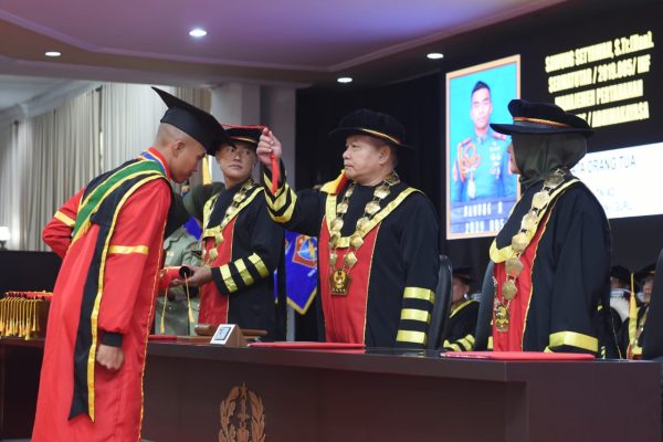 Kepala Staf Angkatan Darat (Kasad) Jenderal TNI Dudung Abdurachman, menutup secara resmi Pendidikan Taruna Akademi Militer
