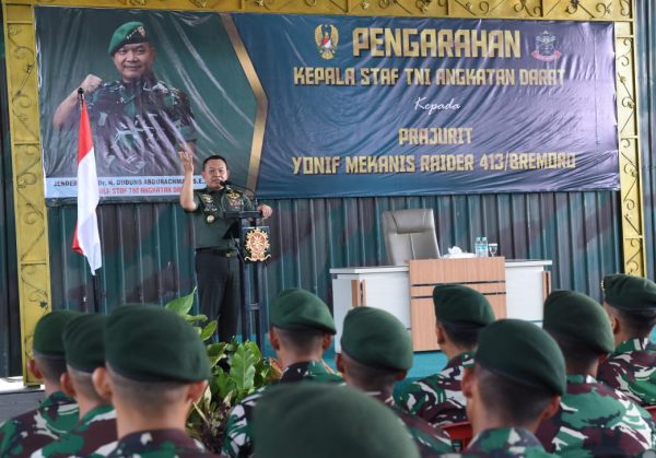 Pengarahan Kasad Jenderal TNI Dudung Abdurachman dalam Kunjungan Kerja (Kunker) ke wilayah Kodam IV/Diponegoro, di Solo, Jawa Tengah