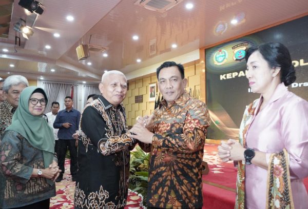Bupati Asahan Surya mengikuti acara pisah sambut Kapolda Sumatera Utara (Sumut) di Aula Tengku Rizal Nurdin Rumah Dinas Gubernur
