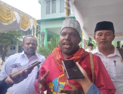 384 Jamaah Haji Kloter 8 Disambut Ketua MUI Papua di Debarkasi Makassar