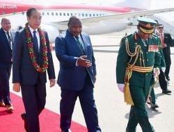 Mendarat di Papua Nugini, Presiden Jokowi Disambut PM James Marape