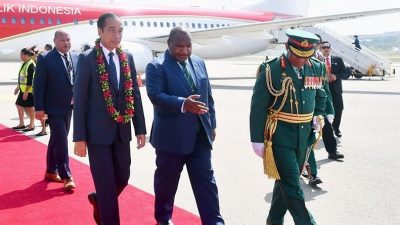 Mendarat di Papua Nugini, Presiden Jokowi Disambut PM James Marape