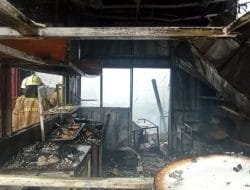 Warung Bakmi dan Apotek Ludes Terbakar