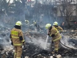 Gulkarmat Jakbar Atasi Kebakaran di Rawabuaya