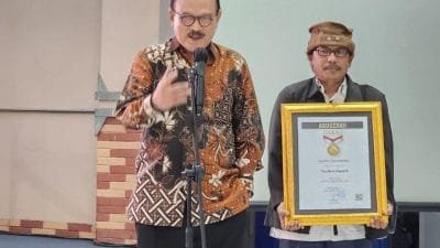 Tokoh Nasional sekaligus Budayawan Indonesia, Soegeng Rahardjo Djarot atau Eros Jarot, meraih Anugerah sebagai tokoh Pejuang Kemerdekaan Pers dari Serikat Media Siber Indonesia (SMSI)