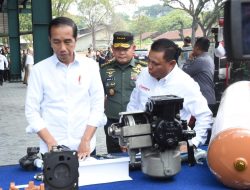 Kasad Dampingi Presiden Jokowi Kunjungan ke PT Pindad