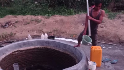 Dampak El Nino, Warga Lebak-Banten Cari Air Bersih Hingga Masuk Hutan