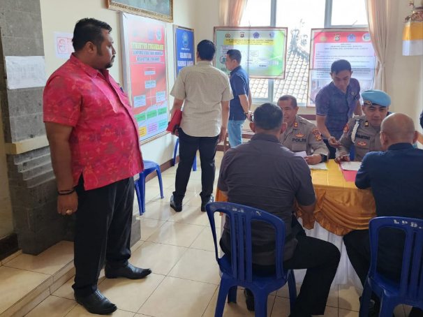 Polres Gianyar menerima kunjungan Tim Penilai Lomba Kampung Bebas Narkoba dari Ditresnarkoba Polda Bali, Selasa (19/9/2023).