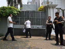 Rumah Ketua KPK Firli Bahuri di Bekasi dan Jakarta Digeledah Polisi
