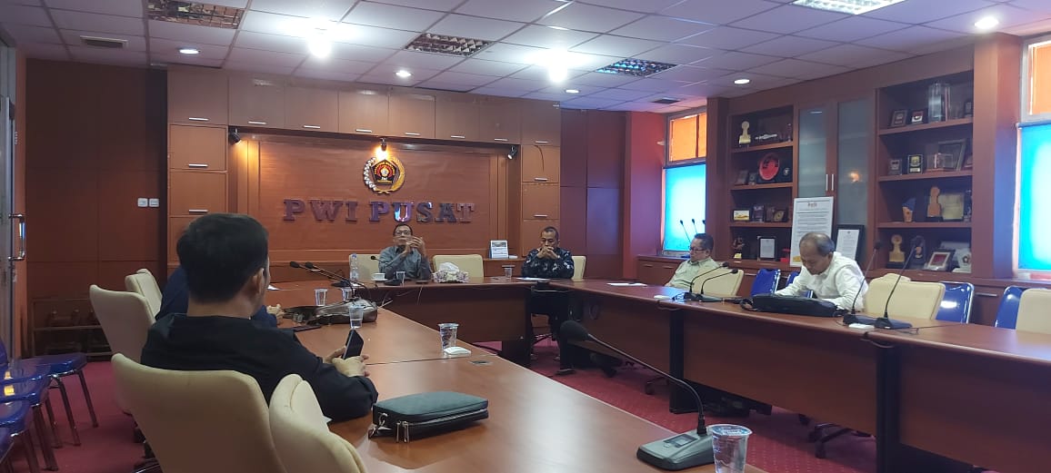 Persatuan Wartawan Indonesia (PWI) Pusat kepemimpinan Hendry Ch Bangun menyelenggarakan rapat perdana, yang berlangsung di Sekretariat PWI Pusat