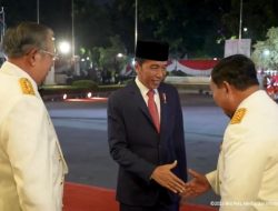 Potret Jokowi, Prabowo, SBY Tampak Akrab Saat Hadiri Upacara Parade Senja HUT TNI di Kemhan