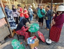 Mbah Sukamah, Maestro di Festival Payung Indonesia X