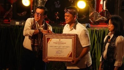 Kanwil Kemenkumham Bali meraih penghargaan terbaik II dalam kategori pelaksanaan kinerja Kekayaan Intelektual di wilayah dengan sub-kategori penghargaan jumlah permohonan Kekayaan Intelektual Wilayah Indonesia Tengah Tahun 2023.