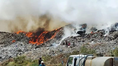 Tempat Pembuangan Akhir Sampah Suwung-Denpasar Terbakar